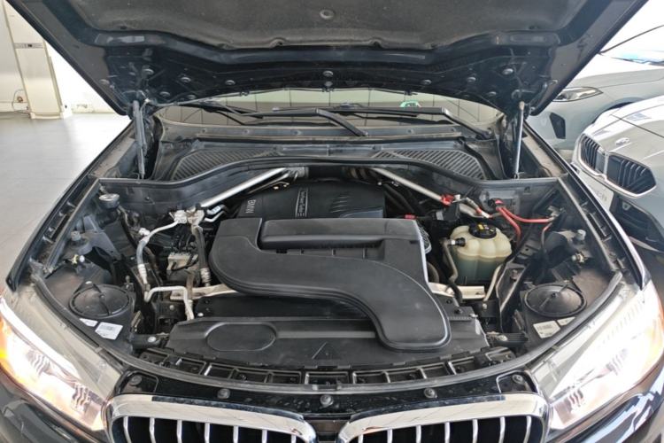 Used BMW X5 2018 xDrive28i Engine Bay