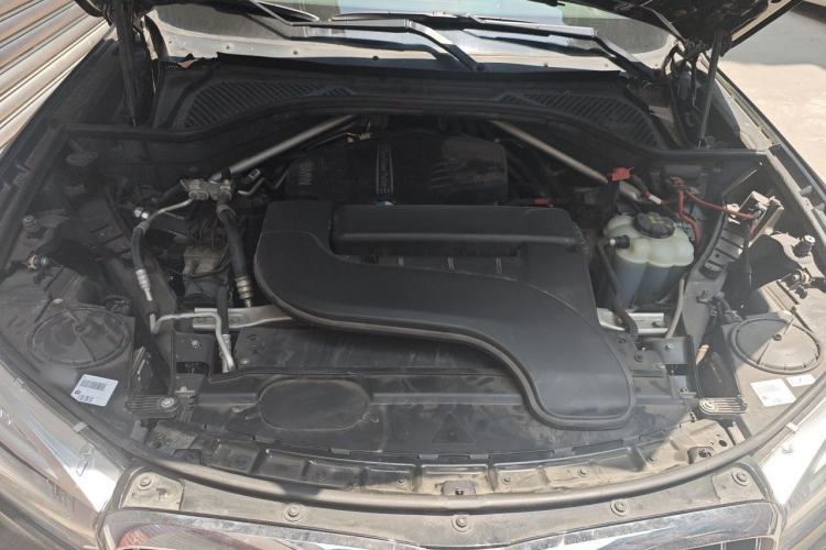 Used BMW X5 2018 xDrive28i Engine Bay