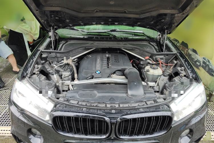 Used BMW X5  Engine Bay