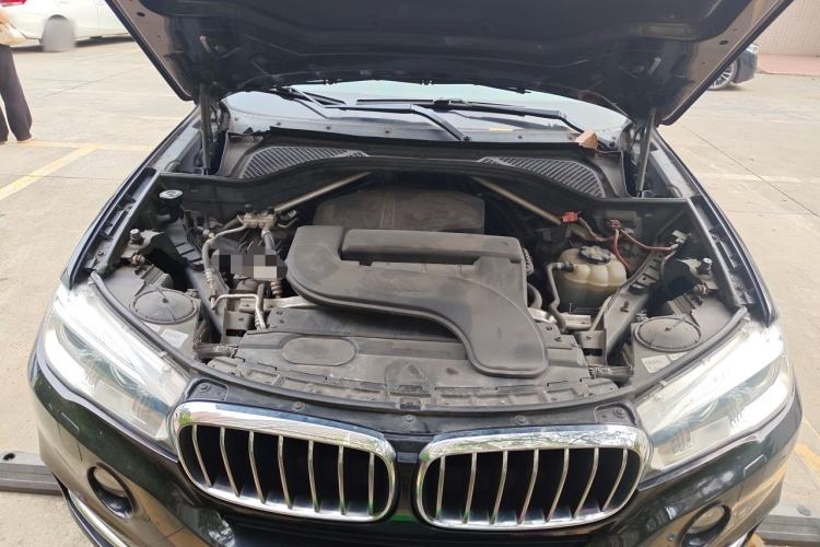Used BMW X5 2018 xDrive28i Engine Bay