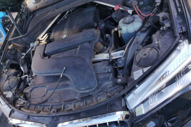Used BMW X5 2018 xDrive28i Engine Bay
