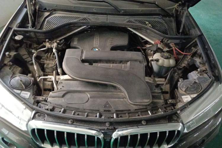 Used BMW X5 2018 xDrive28i Engine Bay