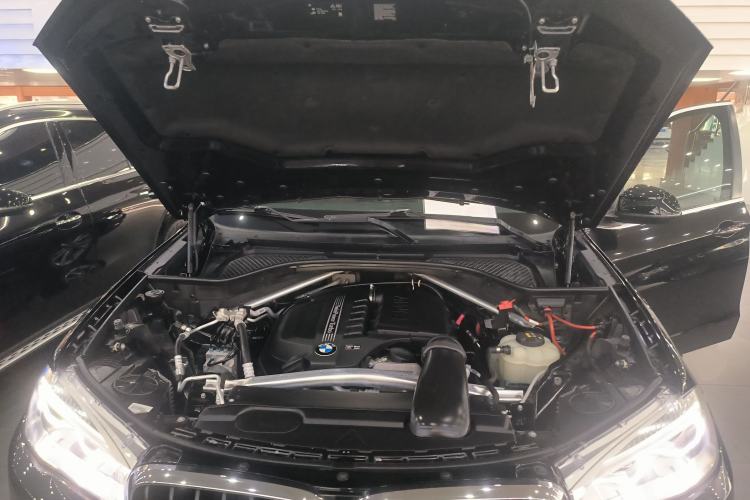 Used BMW X5 2018 xDrive35i Base Model Middle East Engine Bay