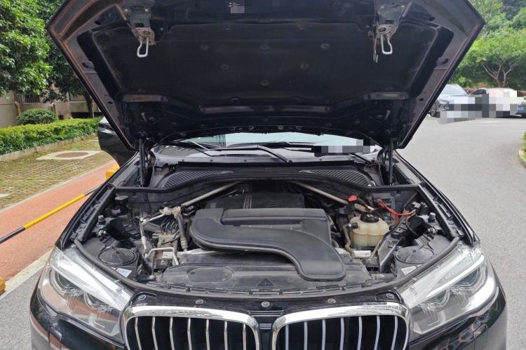Used BMW X5 2018 xDrive28i Engine Bay