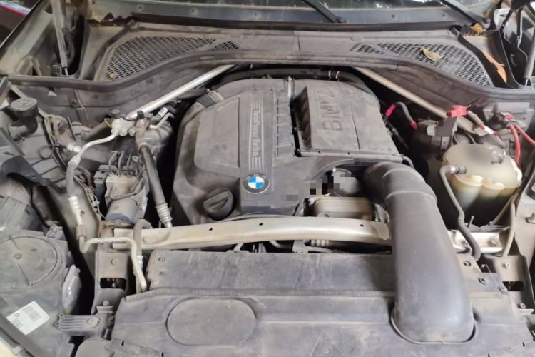 Used BMW X5  Engine Bay