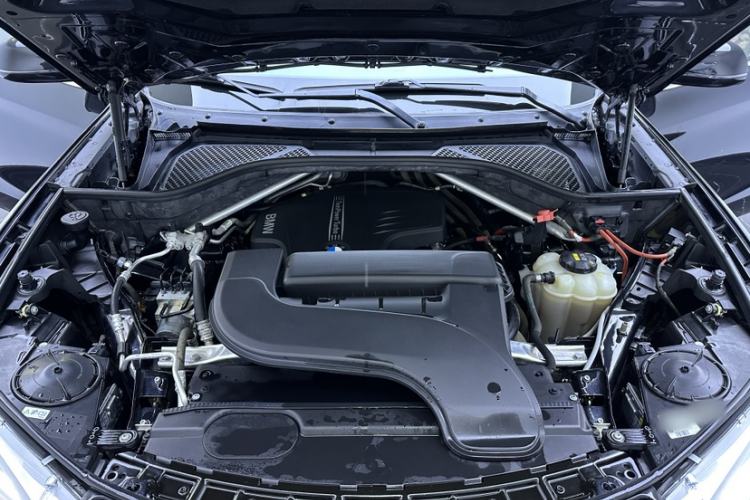 Used BMW X5 2018 xDrive28i Engine Bay
