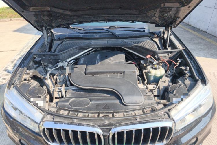 Used BMW X5 2018 xDrive28i Engine Bay