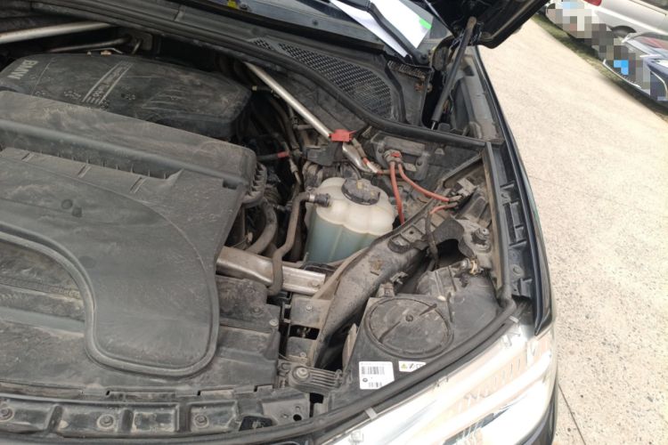Used BMW X5 2018 xDrive28i Engine Bay Left