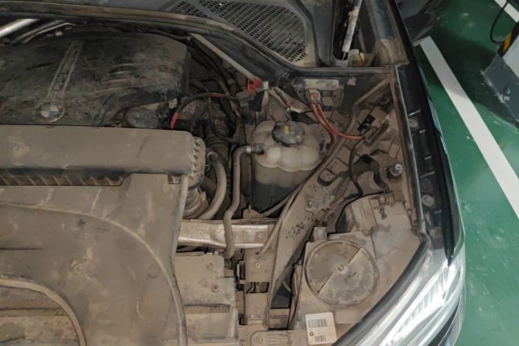 Used BMW X5 2018 xDrive28i Engine Bay Left