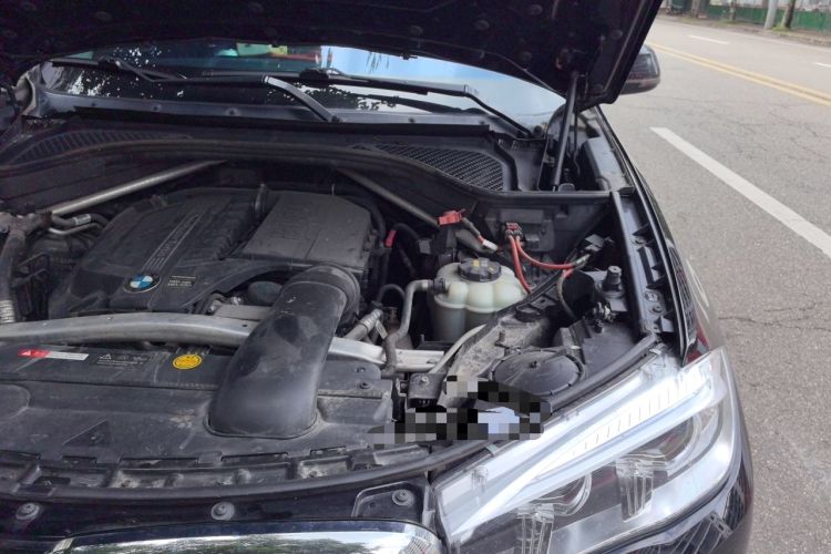 Used BMW X5 2018 xDrive35i Elegant Edition Engine Bay Left