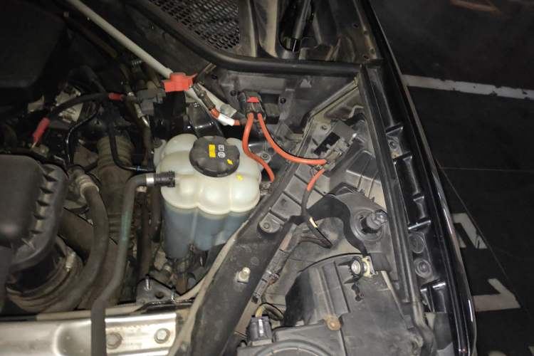 Used BMW X5 2018 xDrive28i Engine Bay Left