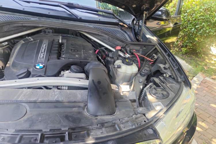 Used BMW X5 2018 xDrive35i M Sport Edition Engine Bay Left