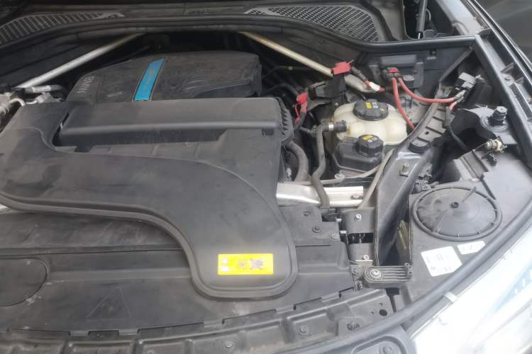 Used BMW X5 2018 xDrive28i Engine Bay Left