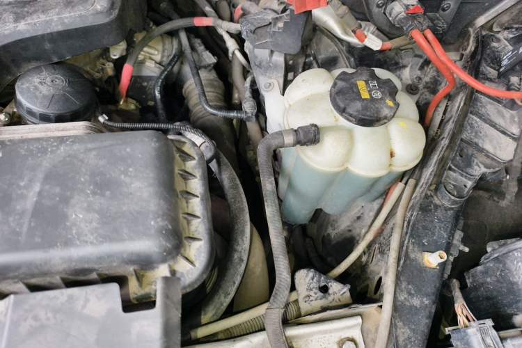 Used BMW X5 2018 xDrive28i Engine Bay Left