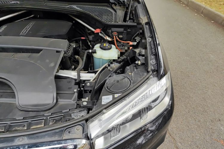 Used BMW X5 2018 xDrive28i Engine Bay Left