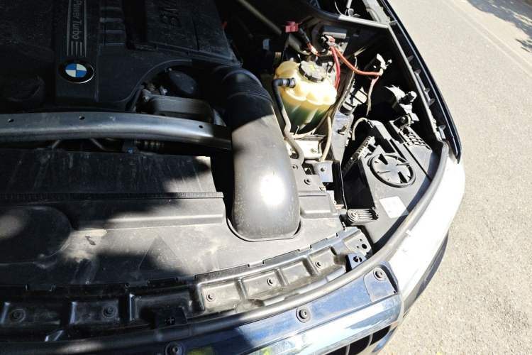 Used BMW X5 2018 xDrive35i M Sport Edition Engine Bay Left