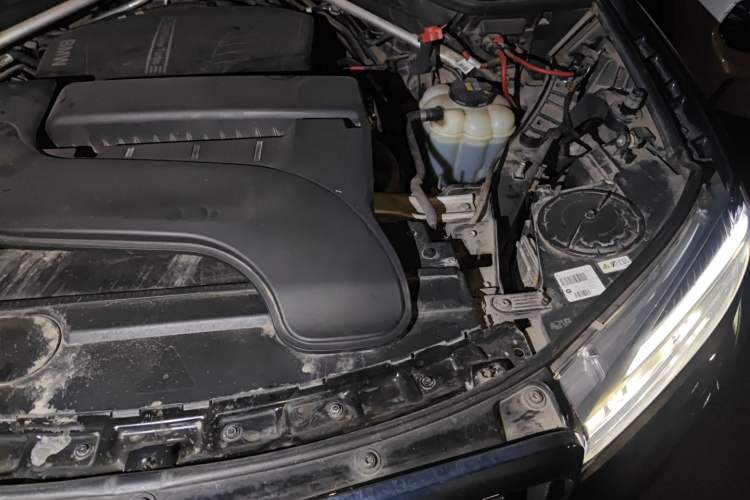 Used BMW X5 2018 xDrive28i Engine Bay Left