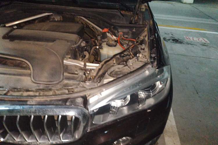 Used BMW X5 2018 xDrive28i Engine Bay Left