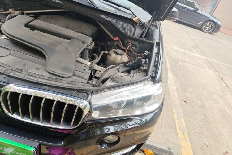 Used BMW X5 2018 xDrive28i Engine Bay Left