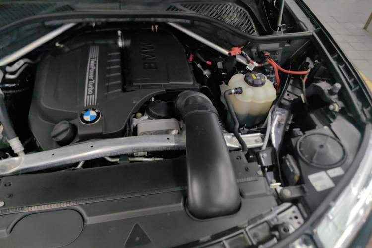 Used BMW X5 2018 xDrive35i Elegant Edition Engine Bay Left