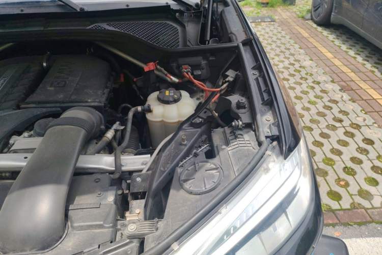Used BMW X5  Engine Bay Left