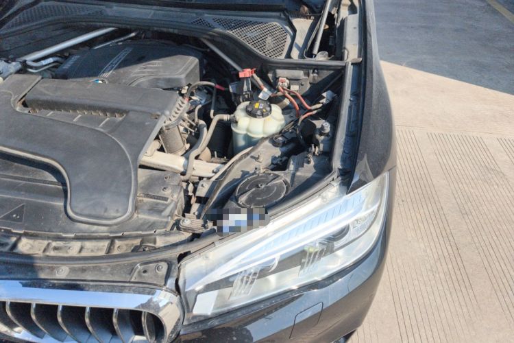 Used BMW X5 2018 xDrive28i Engine Bay Left