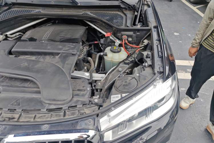 Used BMW X5 2018 xDrive28i Engine Bay Left
