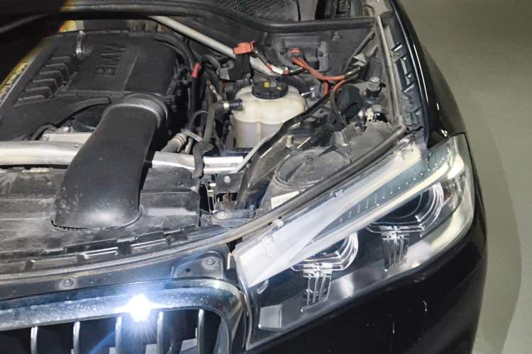 Used BMW X5 2018 xDrive35i Elegant Edition Engine Bay Left