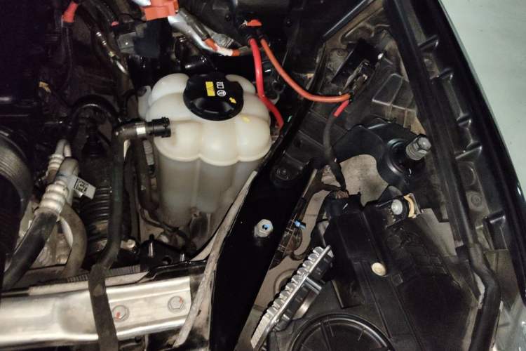 Used BMW X5 2018 xDrive35i M Sport Edition Engine Bay Left