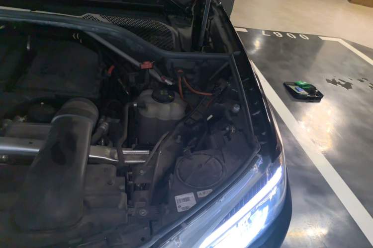 Used BMW X5 2018 xDrive35i Elegant Edition Engine Bay Left