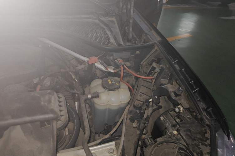 Used BMW X5 2018 xDrive28i Engine Bay Left
