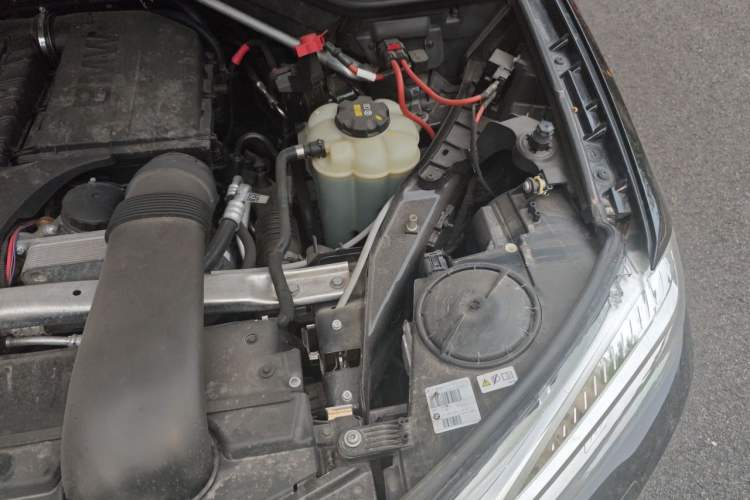Used BMW X5 2018 xDrive35i Elegant Edition Engine Bay Left
