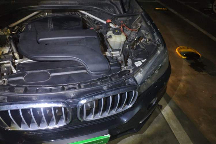 Used BMW X5 2018 xDrive28i Engine Bay Left