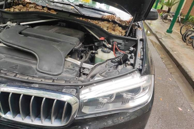Used BMW X5 2018 xDrive28i Engine Bay Left