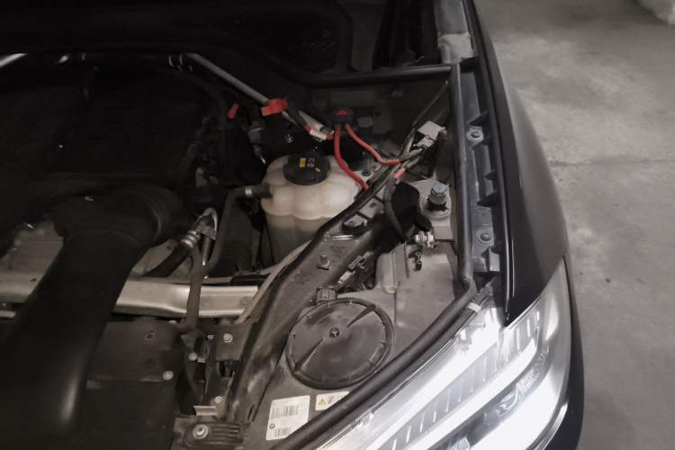 Used BMW X5  Engine Bay Left