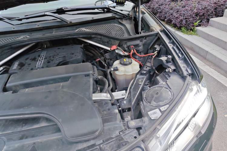 Used BMW X5 2018 xDrive28i Engine Bay Left