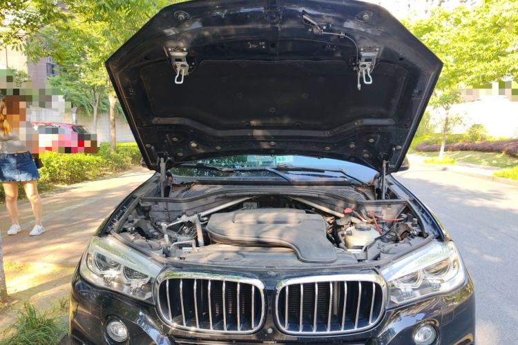 Used BMW X5 2018 xDrive28i Engine Bay