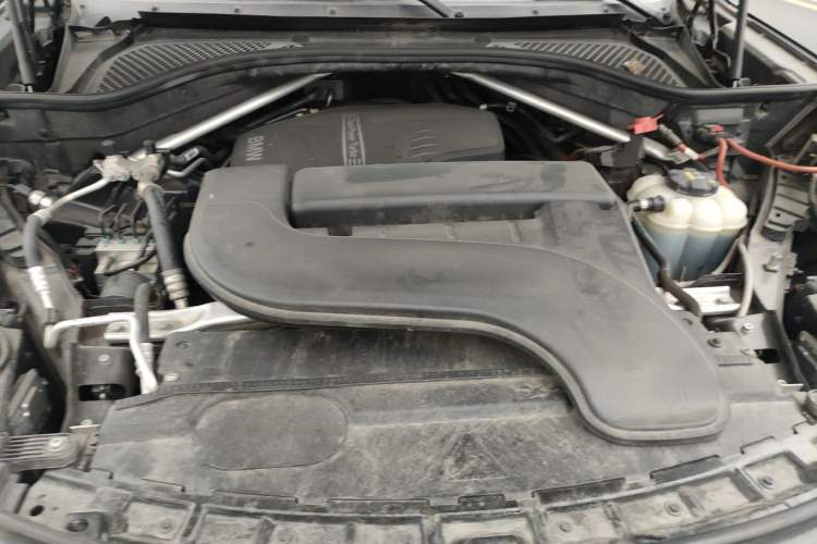 Used BMW X5 2018 xDrive28i Engine Bay