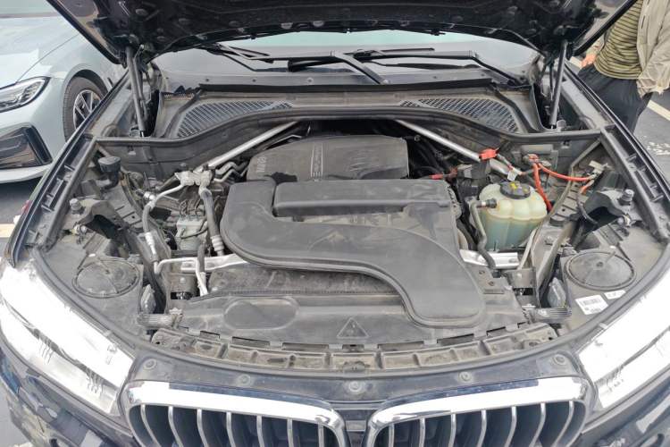 Used BMW X5 2018 xDrive28i Engine Bay