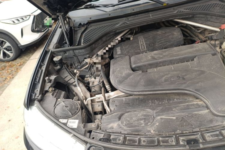 Used BMW X5 2018 xDrive28i Engine Bay Right