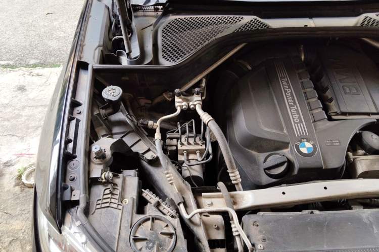Used BMW X5 2018 xDrive35i Elegant Edition Engine Bay Right