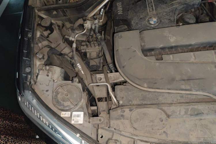 Used BMW X5 2018 xDrive28i Engine Bay Right