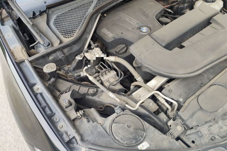 Used BMW X5 2018 xDrive28i Engine Bay Right