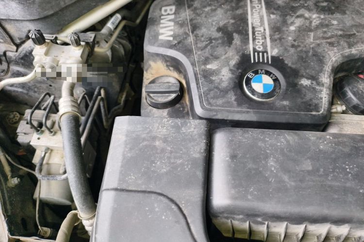 Used BMW X5 2018 xDrive28i Engine Bay Right