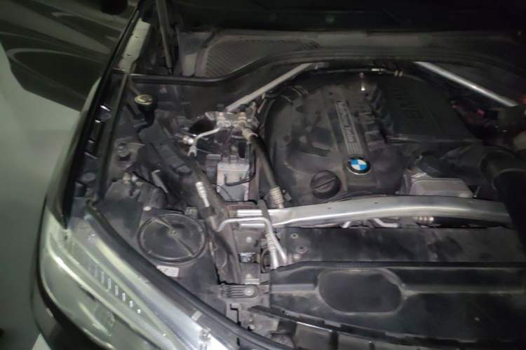 Used BMW X5 2018 xDrive35i Elegant Edition Engine Bay Right