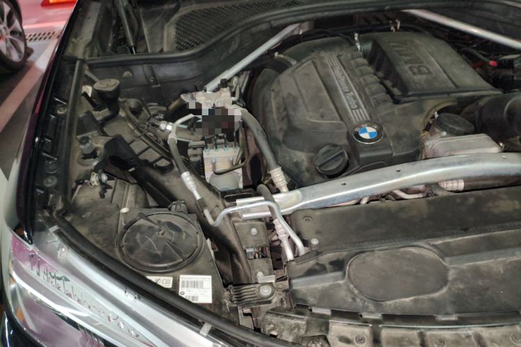 Used BMW X5 2018 xDrive35i Elegant Edition Engine Bay Right