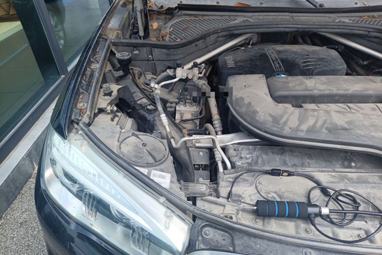 Used BMW X5 2018 xDrive28i Engine Bay Right