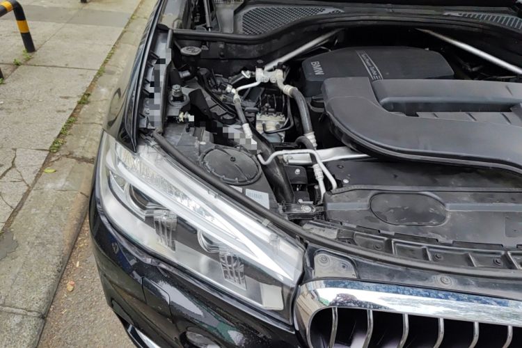 Used BMW X5 2018 xDrive28i Engine Bay Right