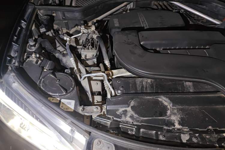 Used BMW X5 2018 xDrive28i Engine Bay Right