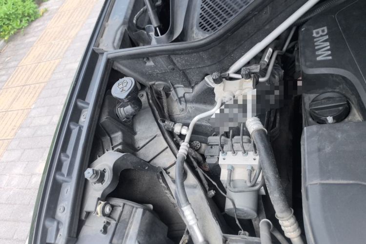 Used BMW X5 2018 xDrive28i Engine Bay Right